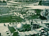 Zagrebački velesajam prvi je put održan u Savskoj ulici (31. svibanj 1947. godine)  Dana 31. svibnja 1947. svečano je otvoren Zagrebački velesajam, u to doba jedan od najuglednijih gospodarskih sajmova u ovom dijelu Europe. Lokacija na kojoj je isprva održan bila je u Savskoj ulici, na mjestu današnjeg Studenskog centra.  Na prvom velesajmu sudjelovalo je 12 stranih država, od toga 5 iz Istočnog bloka (SSSR, Poljska, Bugarska, Albanija, Mađarska), a čak 6 sa Zapada (Francuska, Švicarska, Nizozemska, Italija, Sjedinjene Američke Države, Belgija) i jedna iz Afrike (Egipat). Zanimljivo je da je Zagrebački velesajam iz 1947. bio i prva poslijeratna izložba u socijalističkom svijetu.
